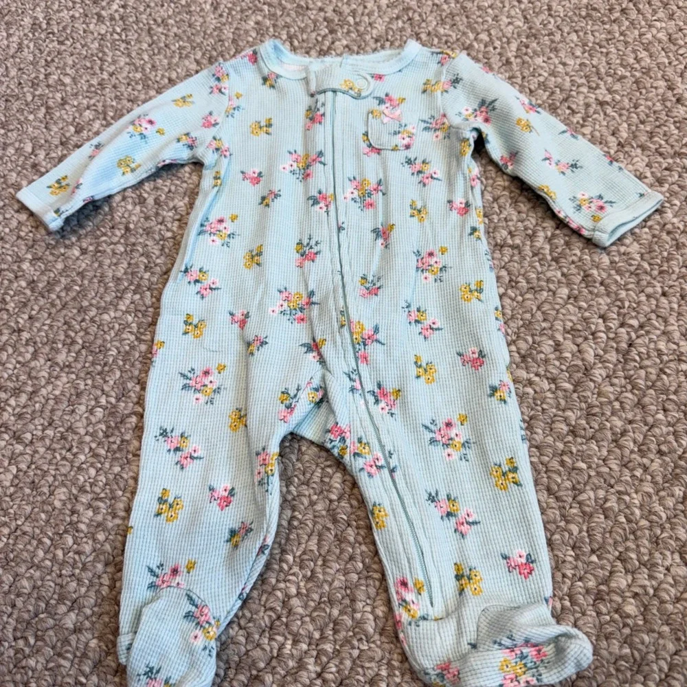 Carters Baby Girl Size 3 Months Floral Waffle Knit Thermal Footie‎ Sleeper